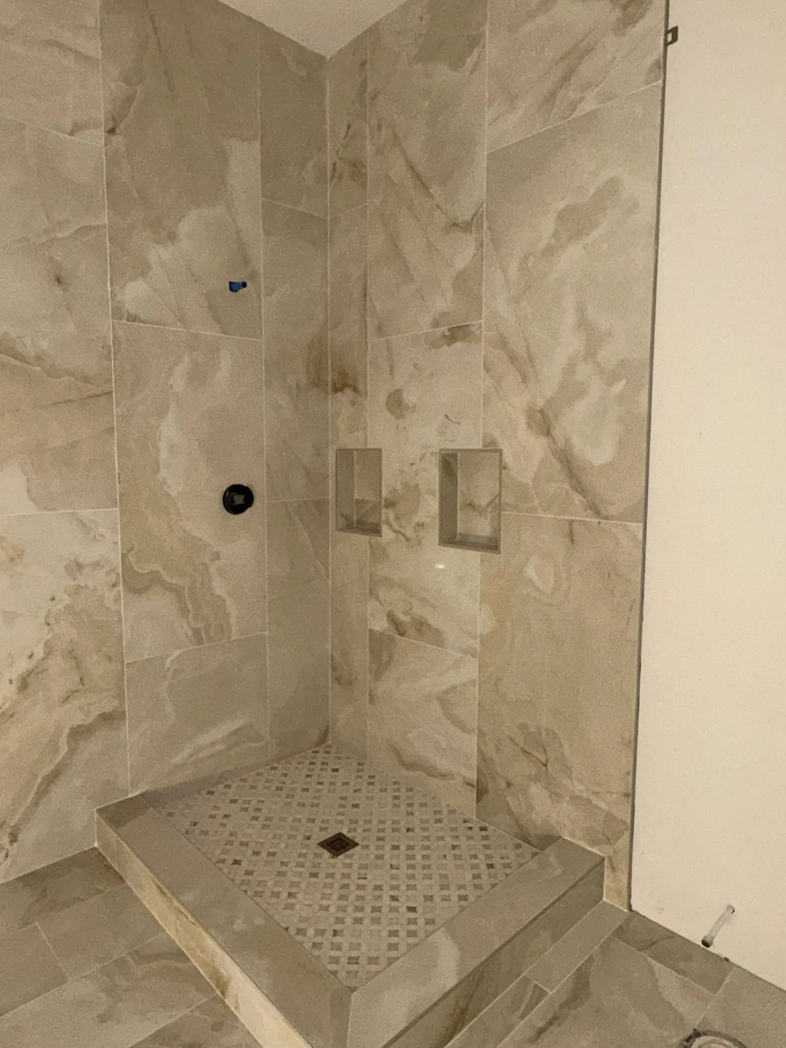 Custom kitchen tile backsplash